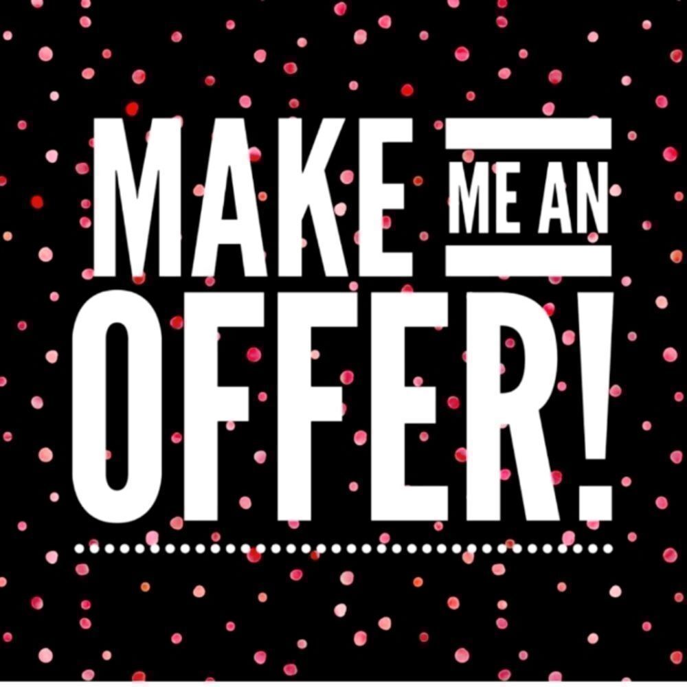 FREE  SHIPPING FOR BUNDLES.PUT YOUR ITEM OR ITEMS IN A BUNDLE AND add FREE 🌺🌺